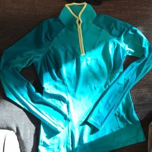 Lululemon half zip long sleeve, EUC
